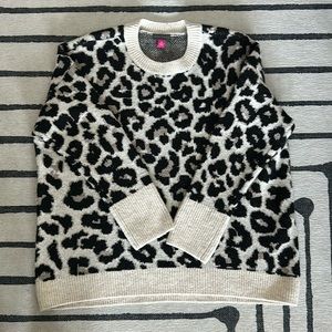 Vince Camuto leopard sweater